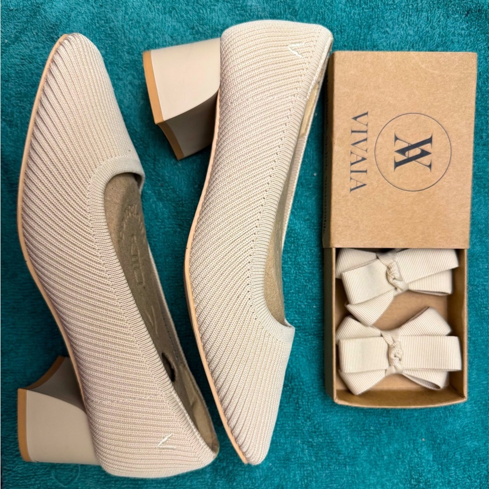 VIVAIA Cream Ribbed Square Toe Chunky Heels with Matte Finish